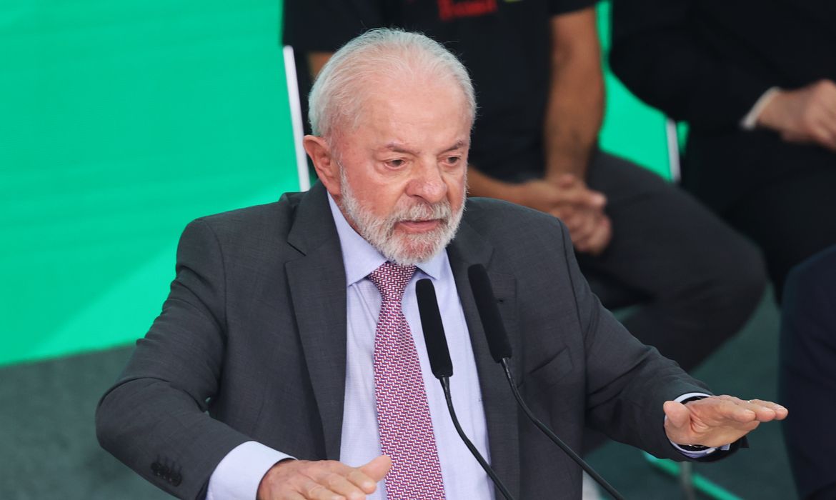 Lula sanciona proposta de Moro que endurece combate ao crime organizado