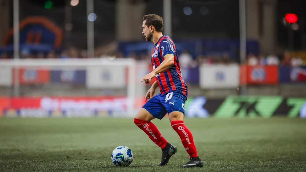 Everton Ribeiro anuncia cirurgia para tratar câncer de tireoide