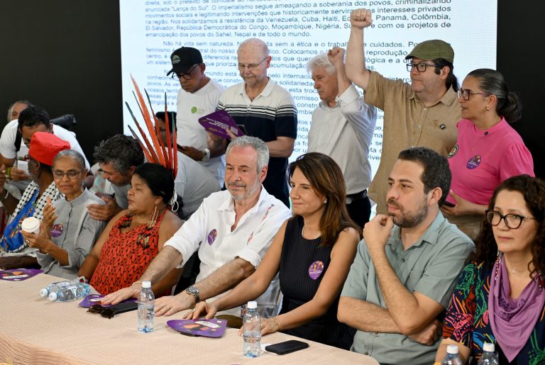 Cúpula dos Povos encerra atividades em Belém com entrega de carta climática à ONU