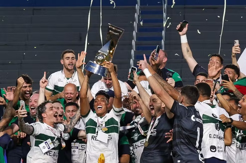 Coritiba sela tricampeonato da Série B e Remo garante acesso após 31 anos