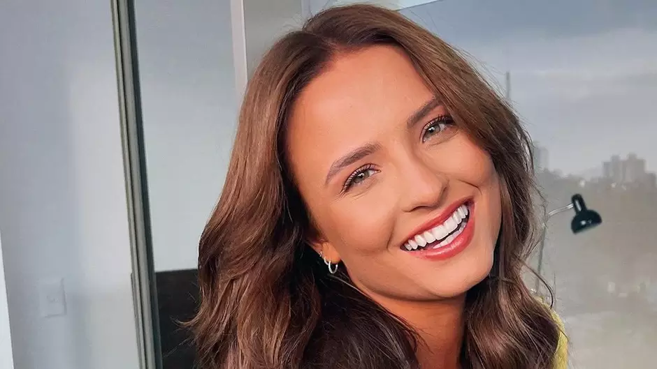 Larissa Manoela processa empresa dos pais e cobra danos morais na Justiça