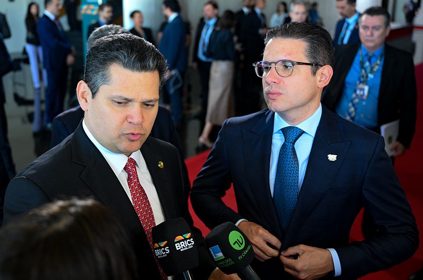 Ausência coordenada de Motta e Alcolumbre esvazia cerimônia do IR e agrava crise entre Planalto e Congresso