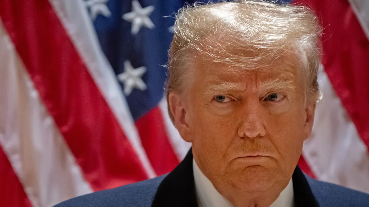 Trump anuncia corte de 317 mil servidores em 2025 nos EUA