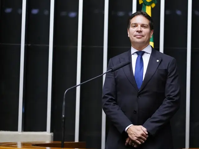 Ramagem recebeu R$ 335 mil da Câmara e desafia Moraes dos EUA