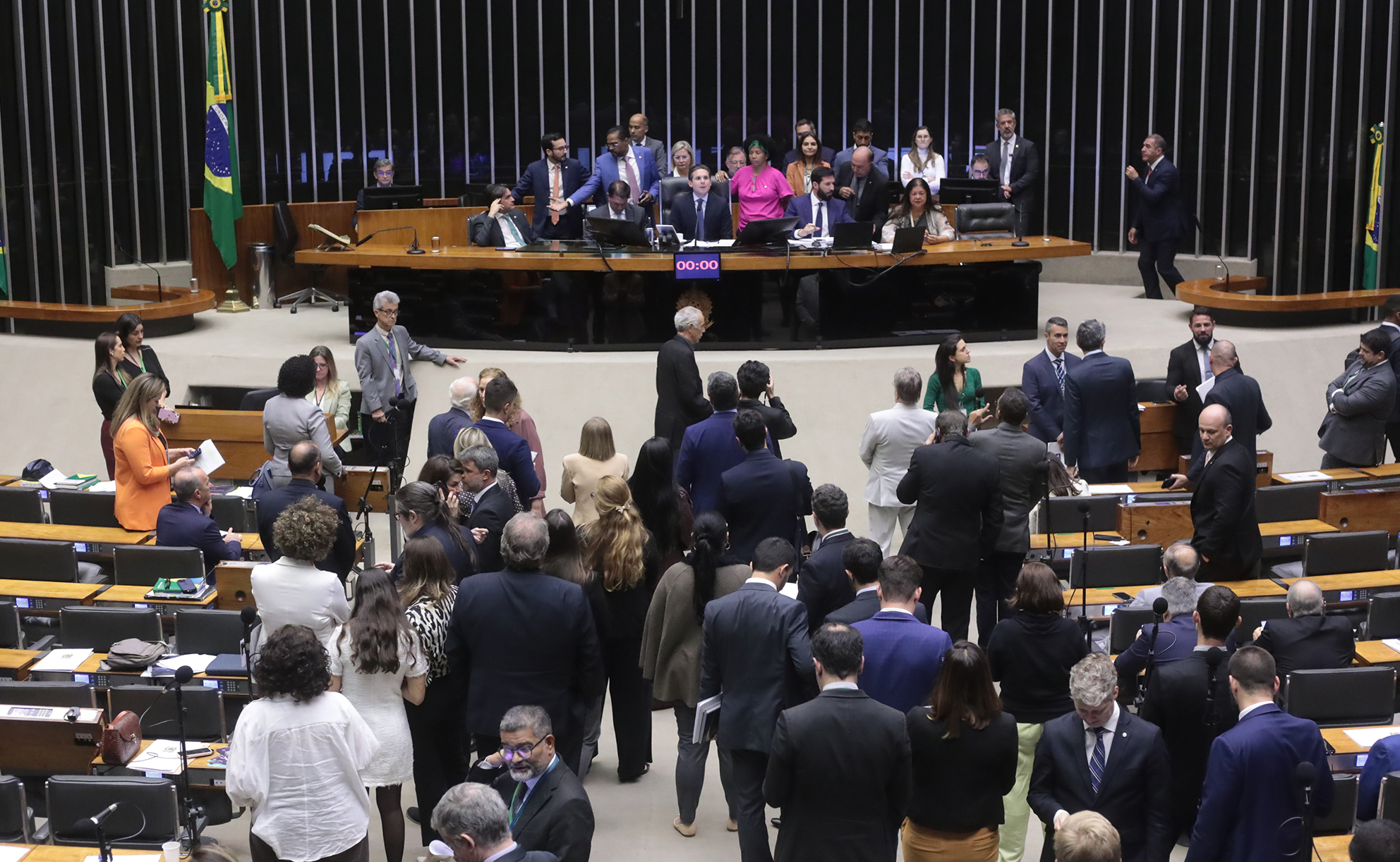 Câmara revoga diretriz sobre aborto legal e gera reação no Congresso