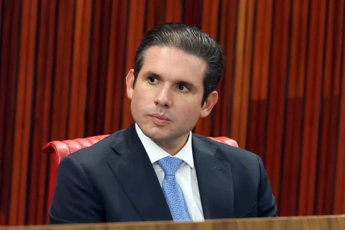 Racha entre Motta e Lindbergh amplia desgaste do Planalto na Câmara