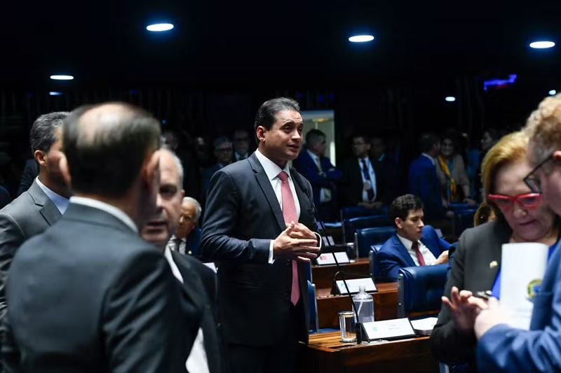 Senado pede suspensão de liminar de Gilmar e adia votação da Lei do Impeachment para 2026
