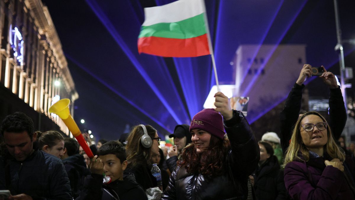 Às vésperas da entrada do euro, Geração Z derruba governo na Bulgária