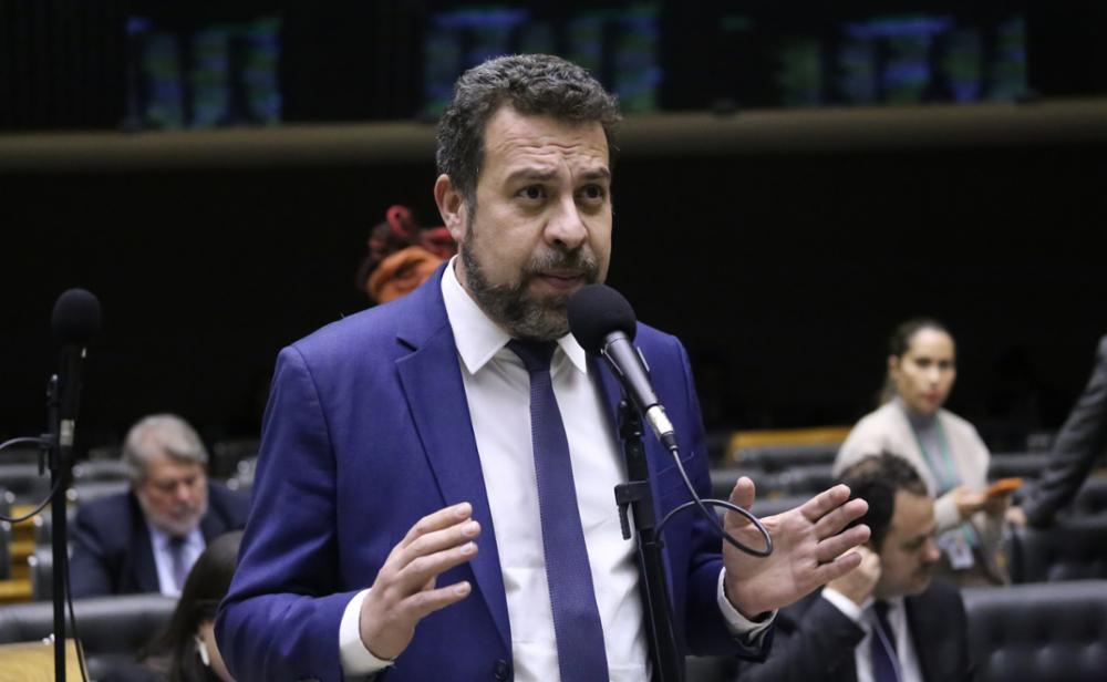 Boulos diz que governo Lula quer aprovar fim da escala 6×1 no primeiro semestre de 2026