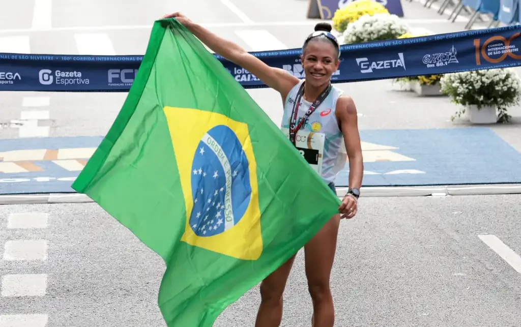 Centenária São Silvestre tem vitórias africanas, recorde de mulheres e brasileiros no pódio
