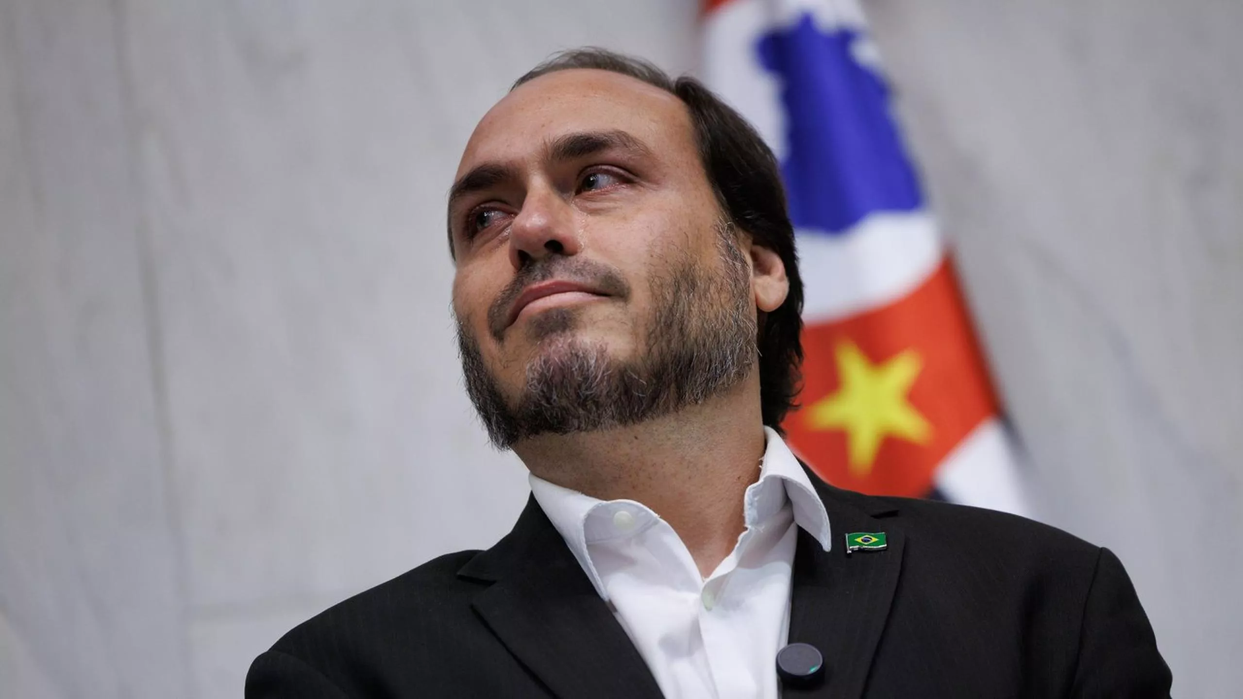 Prefeito de Camboriú chama candidatura de Carlos Bolsonaro de “loucura”