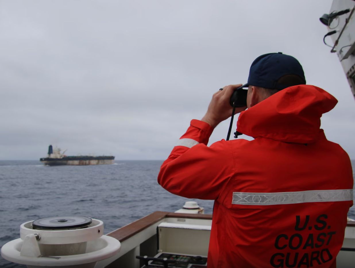 Apreensão de petroleiro russo após captura de Maduro eleva tensão entre EUA e Rússia