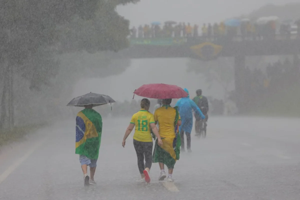 Raio que atingiu manifestação de Nikolas Ferreira é o maior já registrado no Brasil