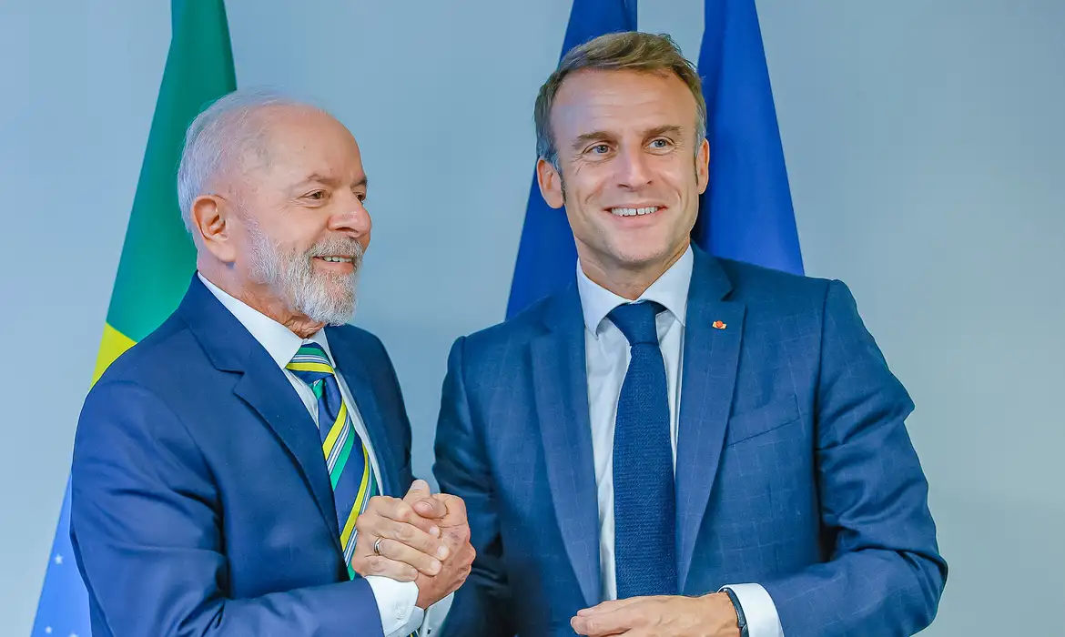 Lula e Macron discutem proposta de Trump e reforçam defesa do multilateralismo