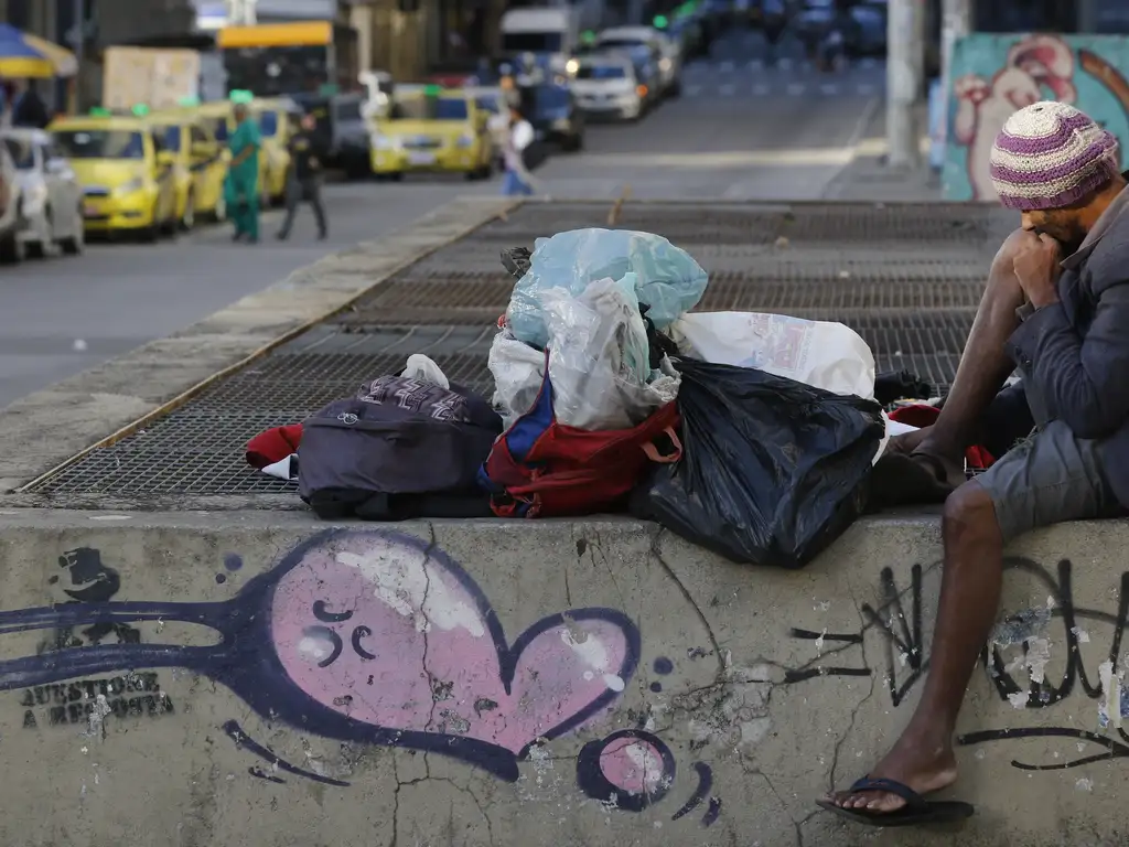 População em situação de rua cresce e chega a mais de 365 mil pessoas no Brasil, aponta estudo
