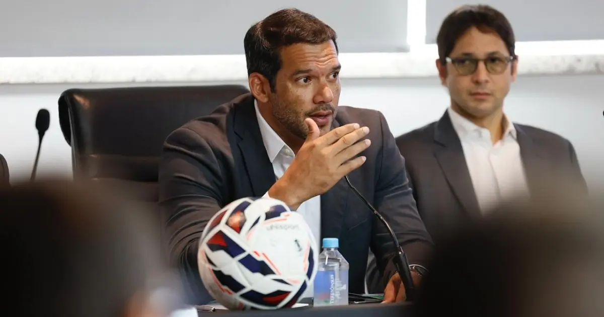 CBF estuda reduzir rebaixamentos no Brasileirão e anuncia playoffs na Série B