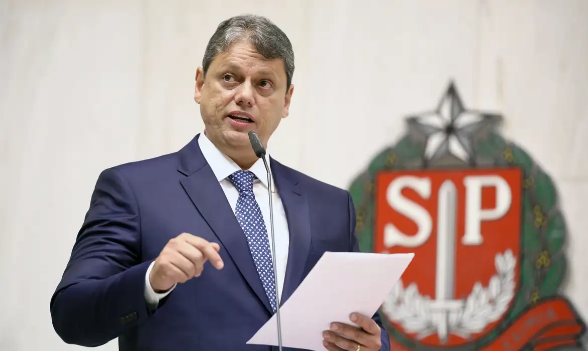 Tarcísio amplia coligação e garante domínio no horário eleitoral em SP
