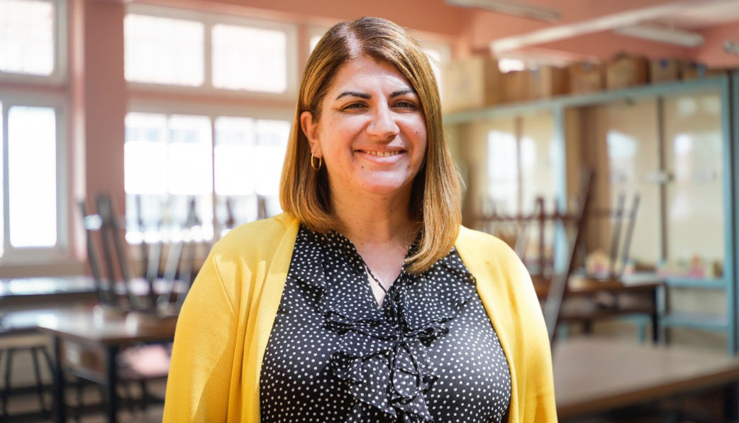 Educadora brasileira vence prêmio mundial com projeto que transforma “lixo” em aprendizado