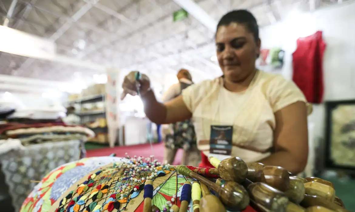 Mulheres lideram orçamento familiar em um terço dos lares brasileiros