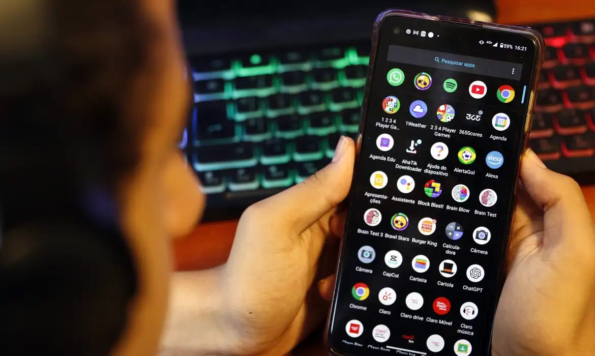 ECA Digital entra em vigor e endurece regras para proteção de crianças e adolescentes na internet