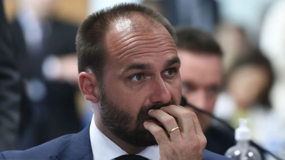 PF abre prazo de defesa em processo que cita Eduardo Bolsonaro