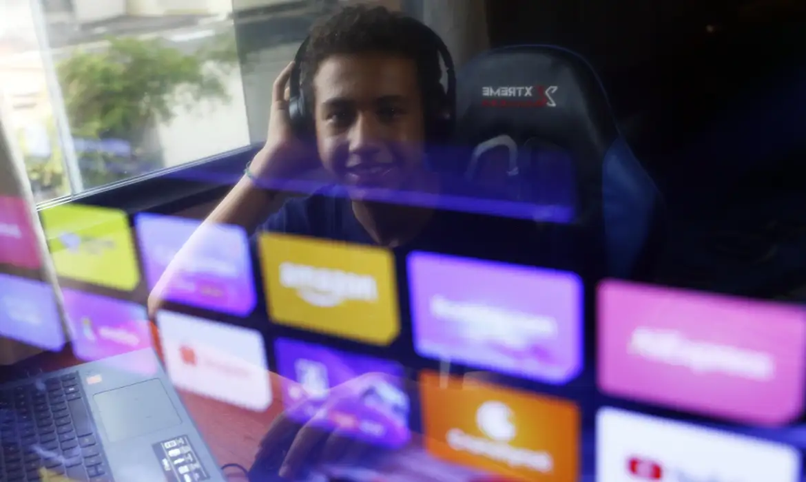 De cada 10 serviços digitais, 8 não checam idade na criação de conta