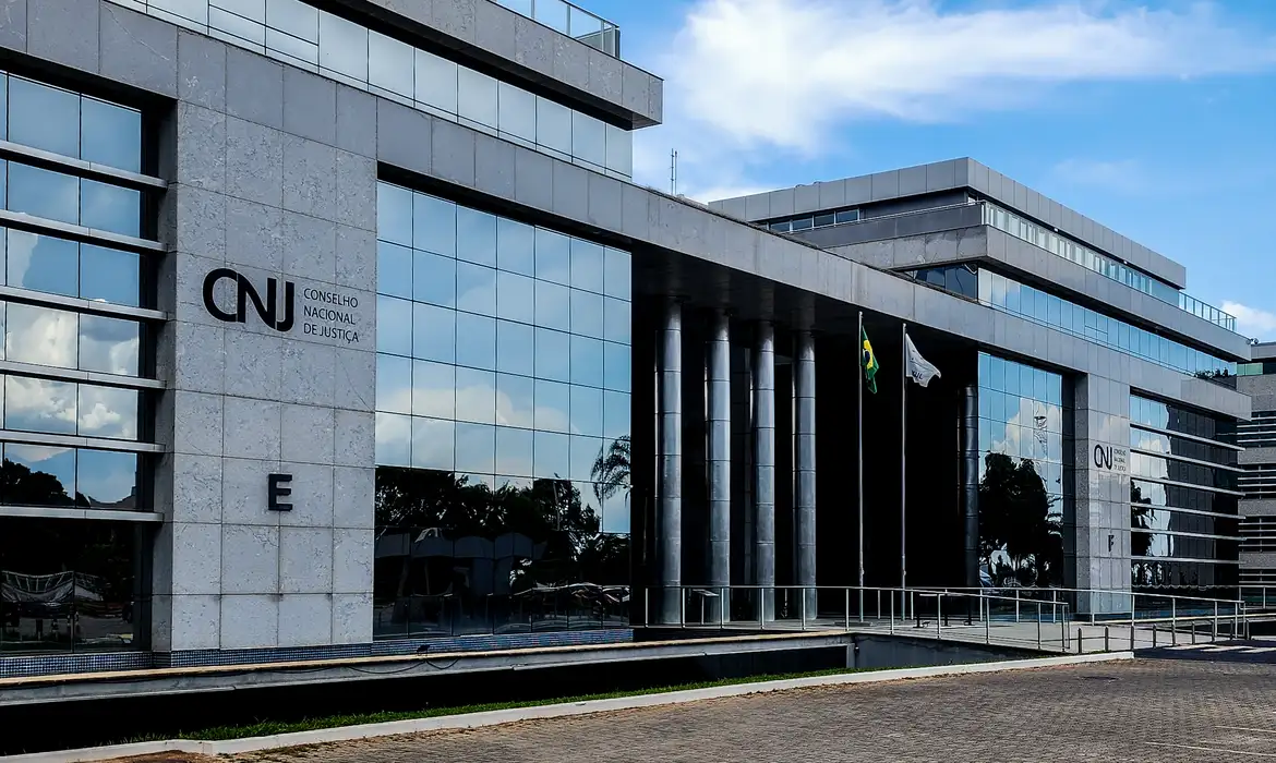 CNJ e CNMP ampliam benefícios a juízes e procuradores mesmo após STF tentar frear ‘penduricalhos’