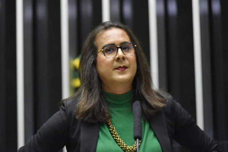 Duda Salabert deixa PDT e retorna ao PSOL em meio a reposicionamento político em Minas Gerais