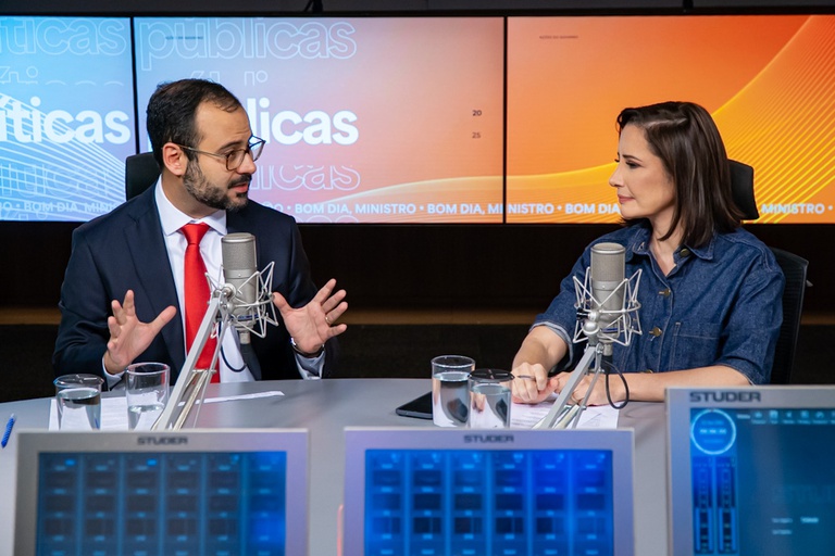 Ministro defende redução da escala 6×1 e diz que jornada menor pode fomentar empreendedorismo