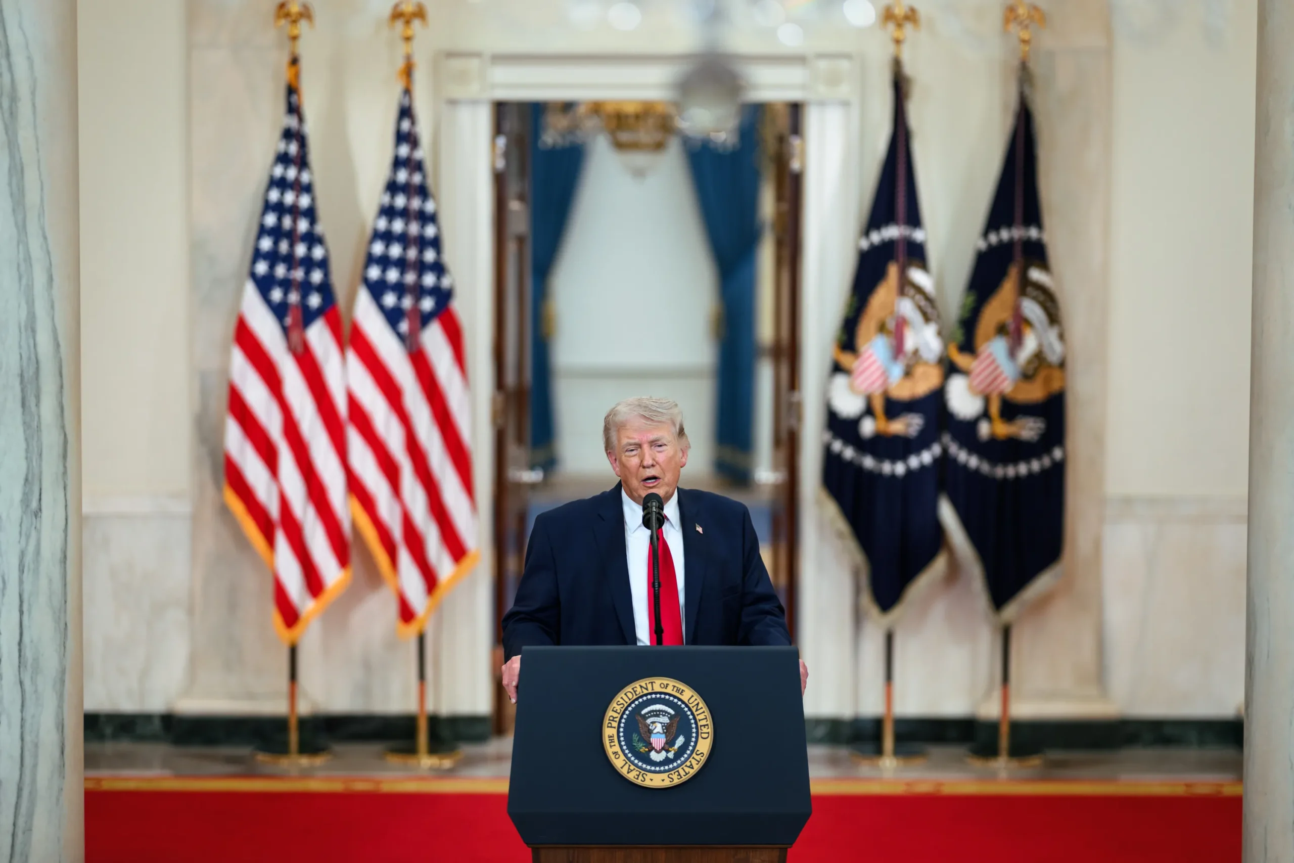 Trump recua de ameaça militar e anuncia cessar-fogo de duas semanas com o Irã