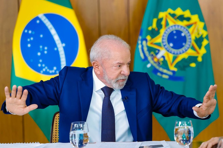 Lula anuncia envio de projeto do fim da escala 6×1 e coloca governo no centro da pauta trabalhista