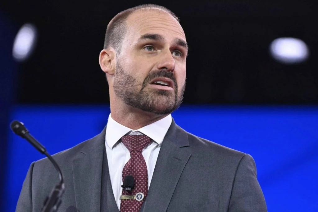 Eduardo Bolsonaro falta a interrogatório no STF e amplia tensão com investigação