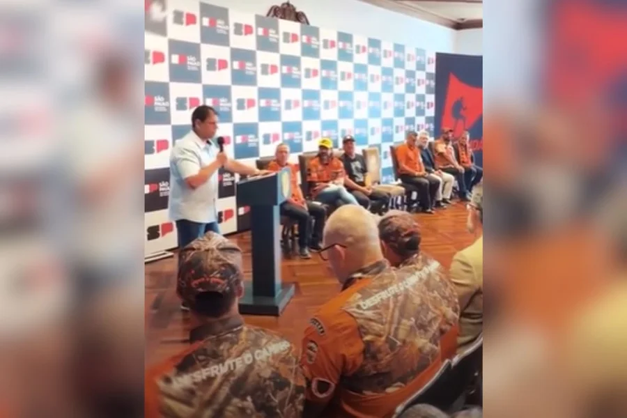 Tarcísio se reúne com grupo Legendários e mistura agenda pública e religiosa