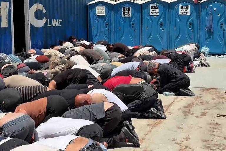 Vídeo de ministro com ativistas ajoelhados aprofunda desgaste internacional de Israel