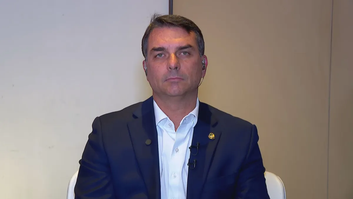 Flávio admite possibilidade de novos vazamentos sobre caso Vorcaro e tenta conter crise no bolsonarismo