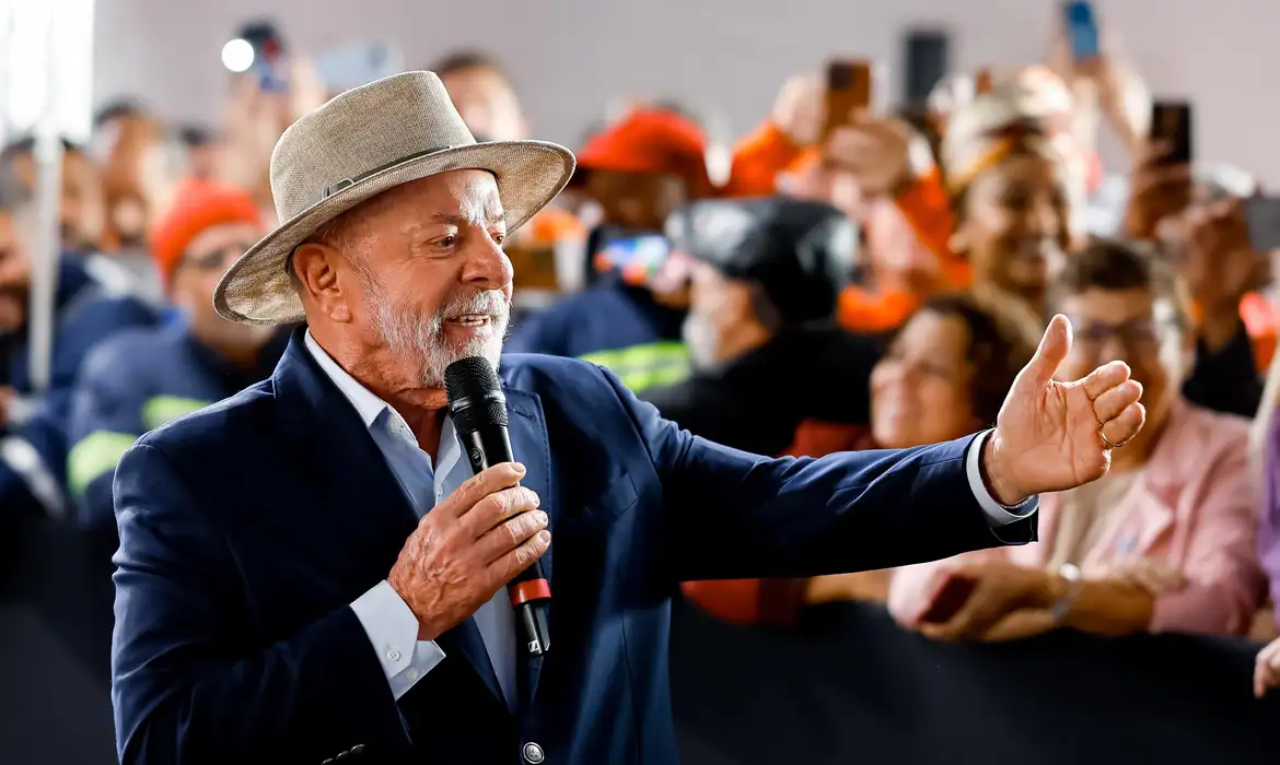 Datafolha mostra Lula abrindo vantagem sobre Flávio Bolsonaro após crise do “Dark Horse”