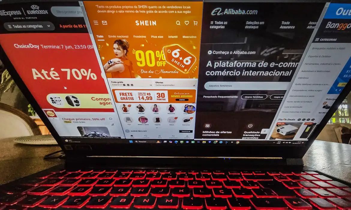 Lula anuncia fim da “taxa das blusinhas” e tenta aliviar desgaste com consumo popular