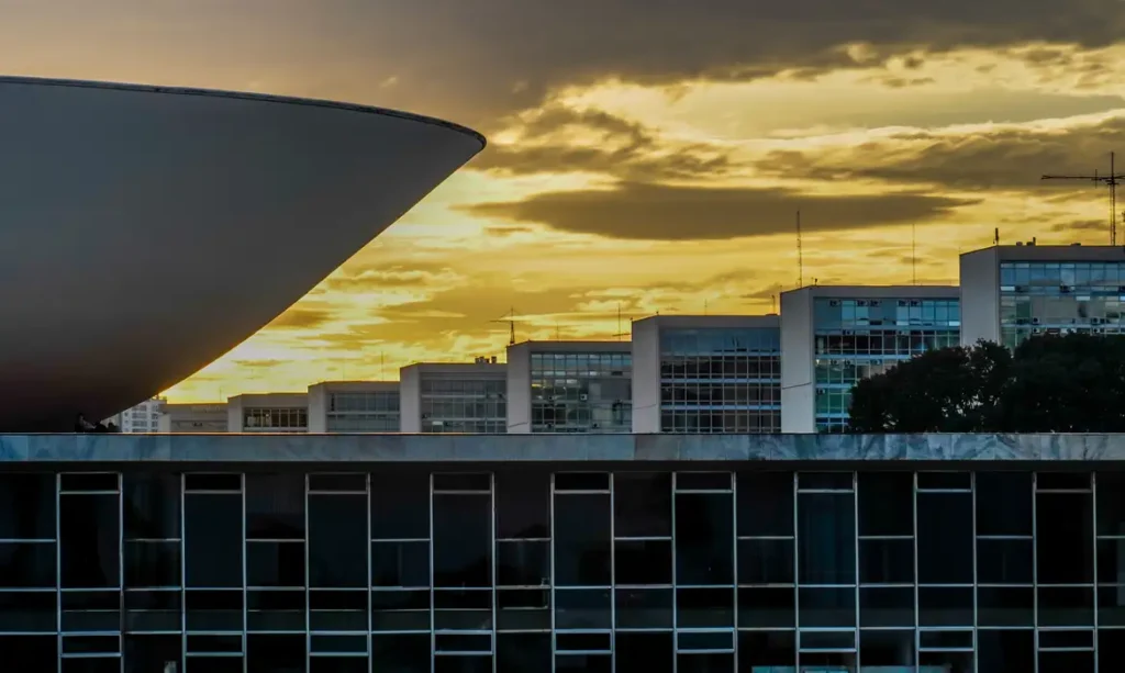 Congresso retoma trabalho com pauta travada