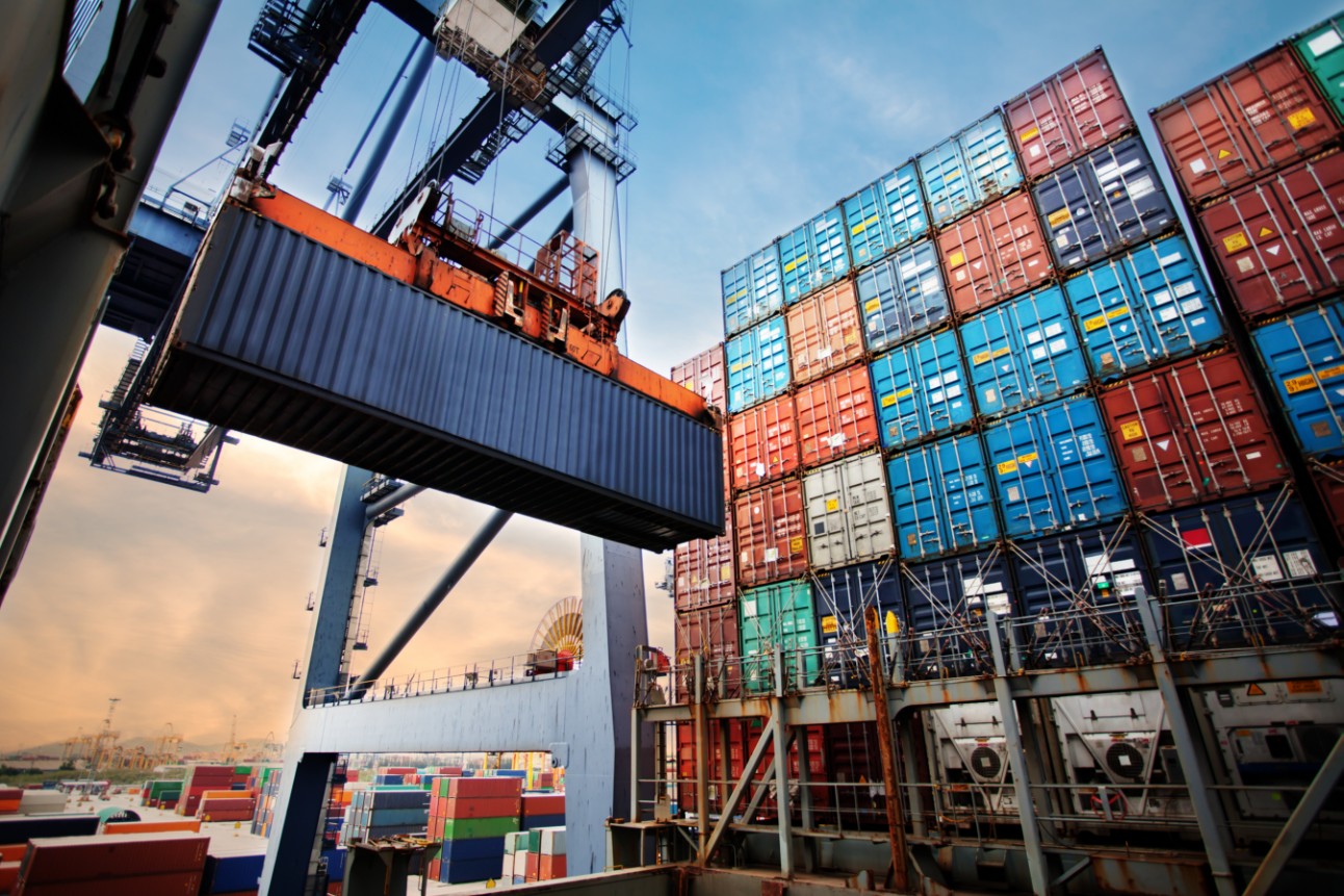 Exportações brasileiras aos EUA recuam e déficit comercial dispara em 2026