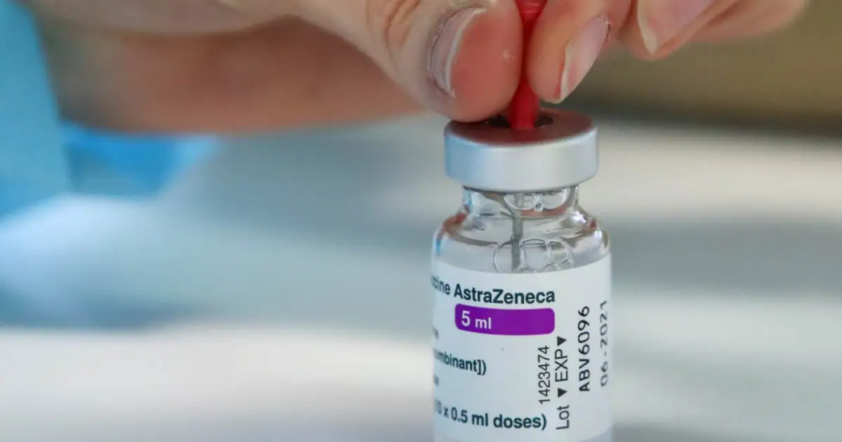 Fusão bilionária entre AstraZeneca e Bristol Myers Squibb agita o setor farmacêutico