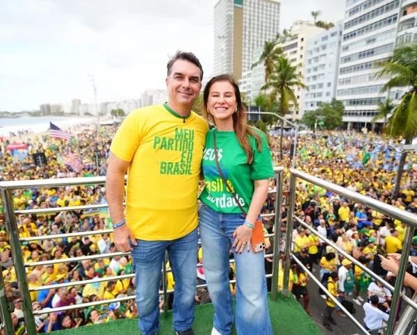Atos esvaziados de Flávio geram alerta na cúpula da campanha