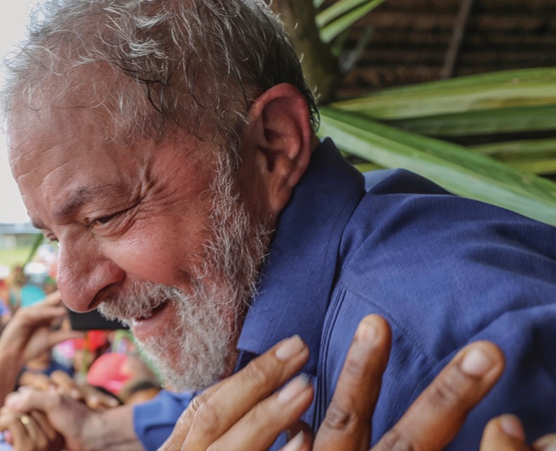 Lula propõe um Brasil mais soberano, industrializado e socialmente protegido