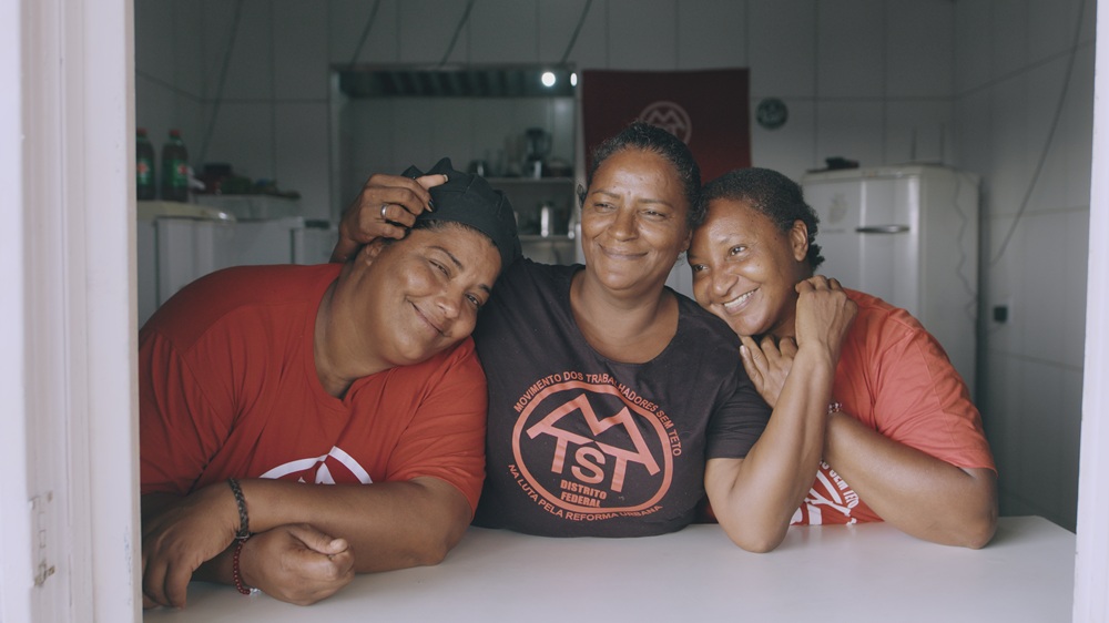 “Não Existe Almoço Grátis” e a política de alimentar o outro